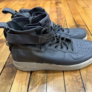 Men’s Air Force One High Top Shoe